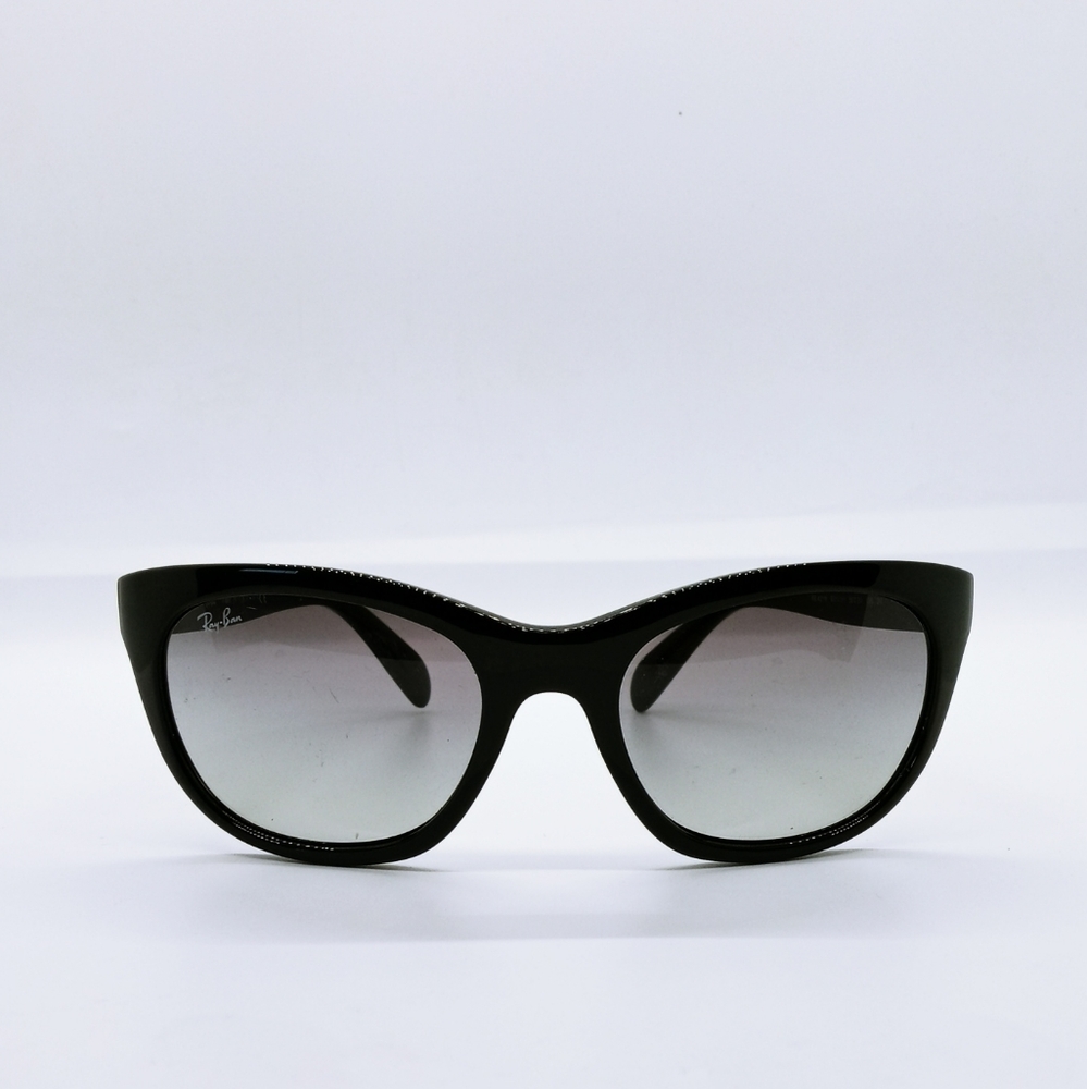 Solid black Ray-ban sunglasses RB4216
